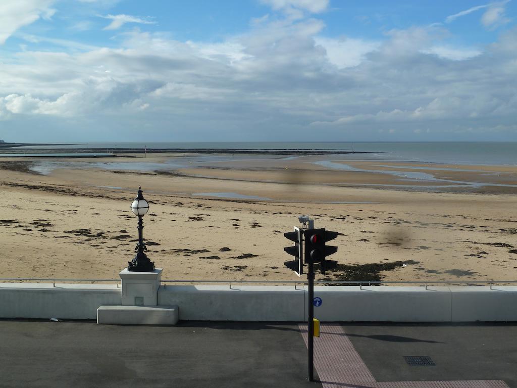 Beachview Guest House Accommodations Margate Esterno foto