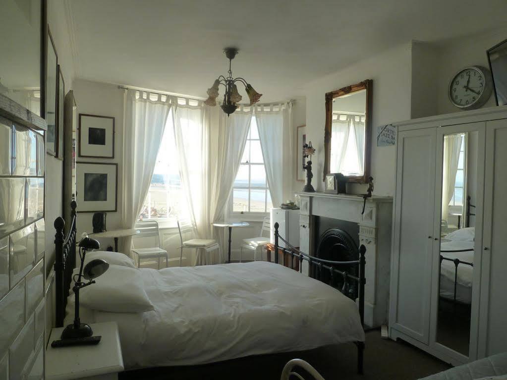 Beachview Guest House Accommodations Margate Esterno foto