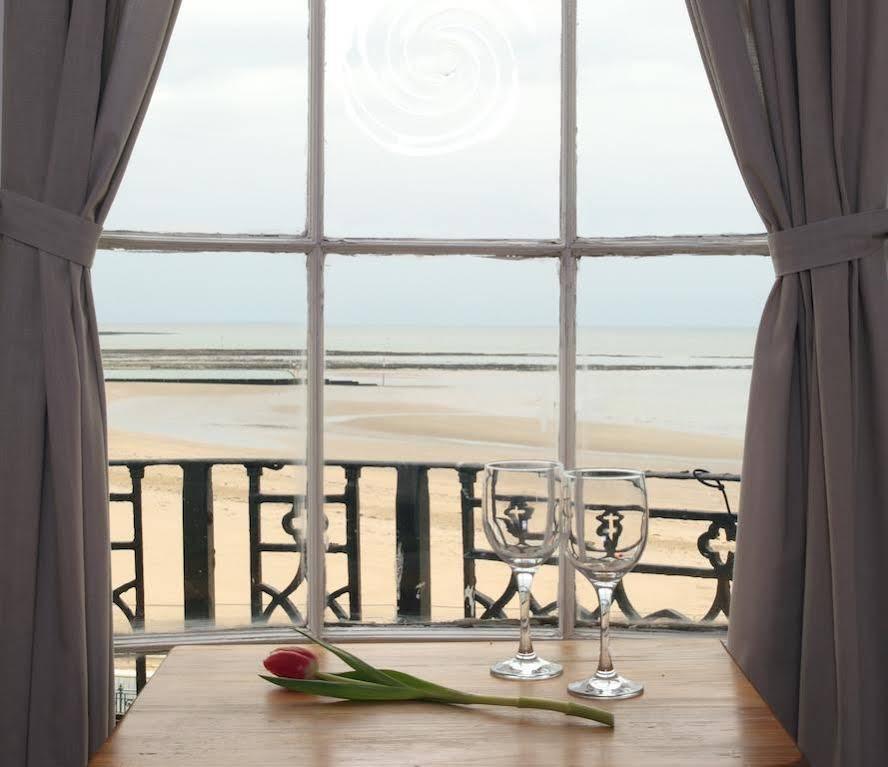 Beachview Guest House Accommodations Margate Esterno foto